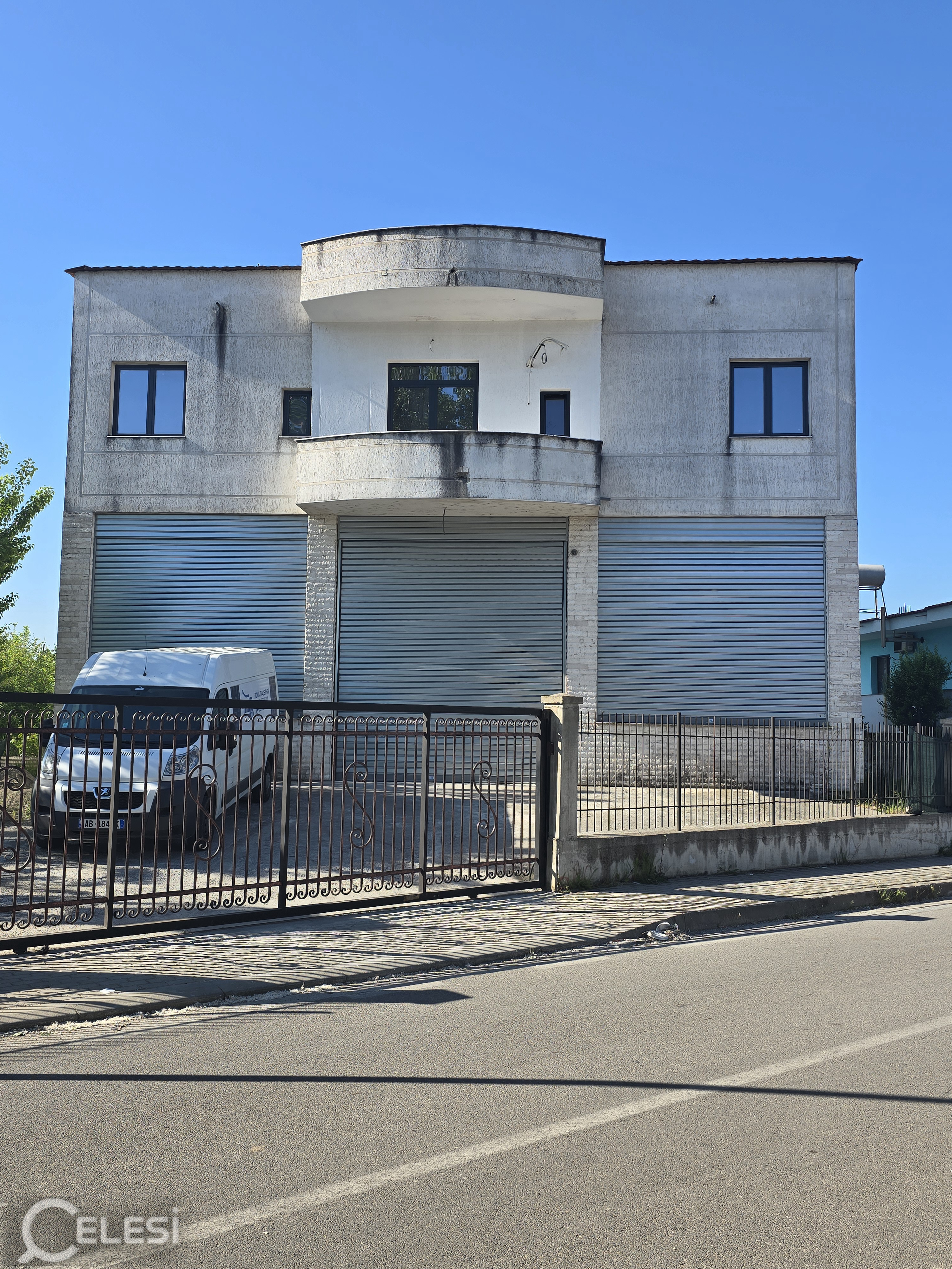 SHITET AMBJENT BIZNESI MAGAZINË NË KODER KAMEZ – Periferi