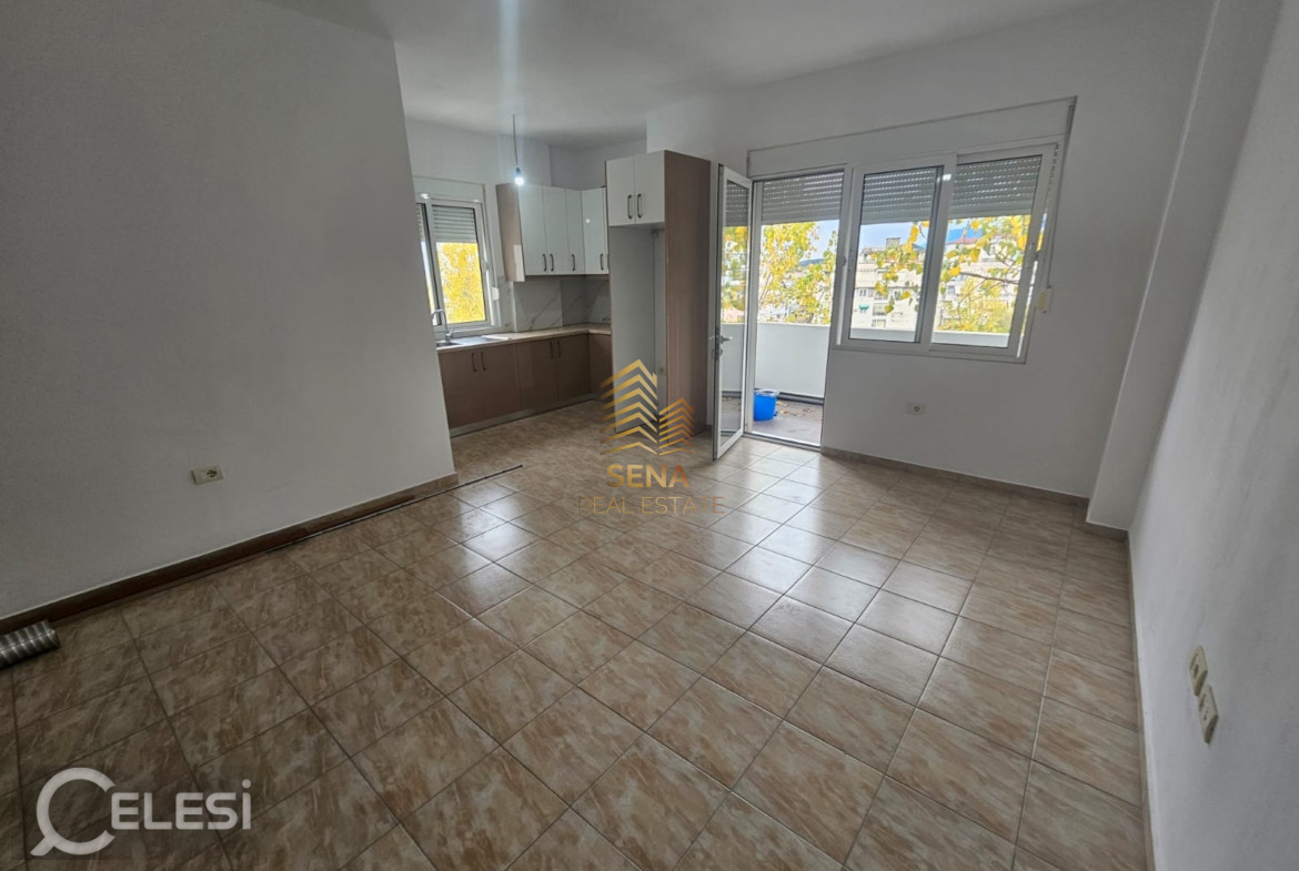 Qira, Apartament 1+1+blk, Pjeserisht i Mobiluar, Fresk, 35.000 Leke/muaj – Fresku