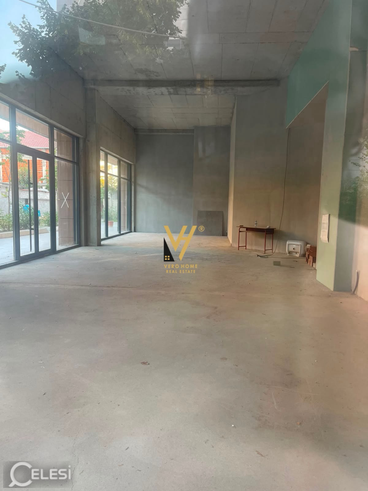JEPET AMBIENT BIZNESI 187 M2 ME QERA TE BRRYLI 2.100 EURO – Brryli