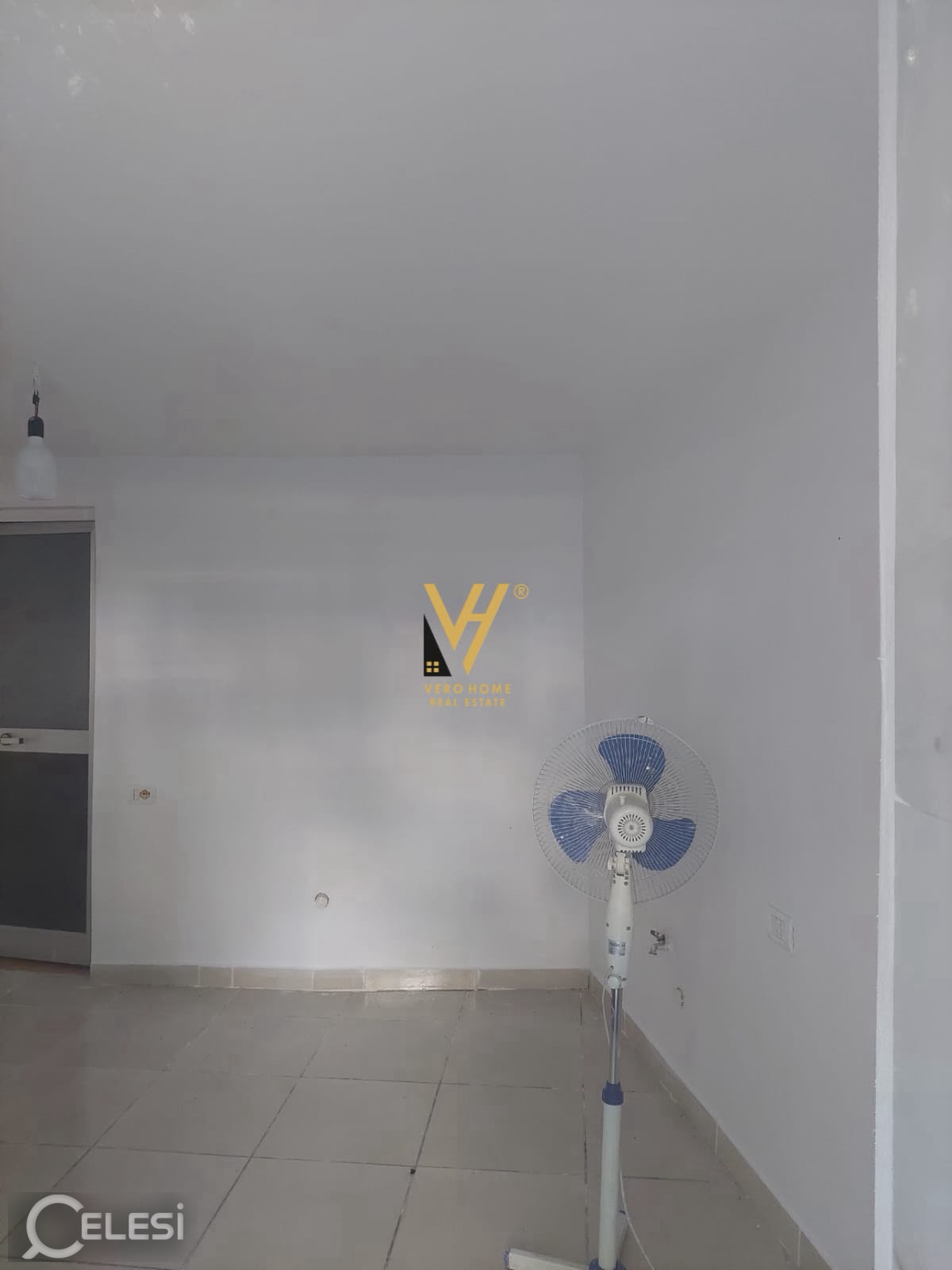 JEPET DYQAN 12 M2 ME QERA TE RRUGA E DURRESIT 35.000 LEKE – Rruga Durrësit