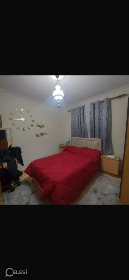 Hyrje 2+1 me ballkon ne nje vile 2 kateshe! Porta e hyrjes eshe me vete nga kati pare! 85 metra katror. – Kombinat