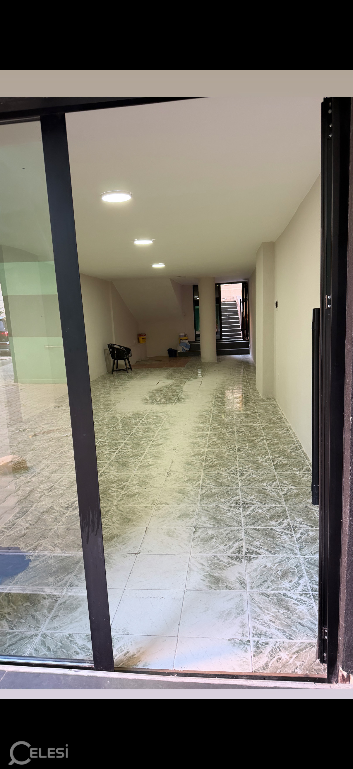 Dyqan – Komuna Parisit
