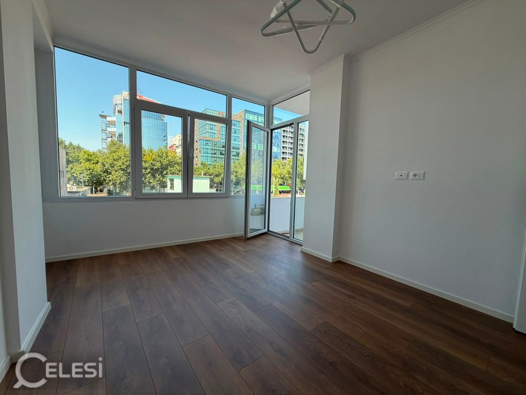 Shitet, Apartament 1+1, Rruga Dritan Hoxha, Tiranë. – Laprakë