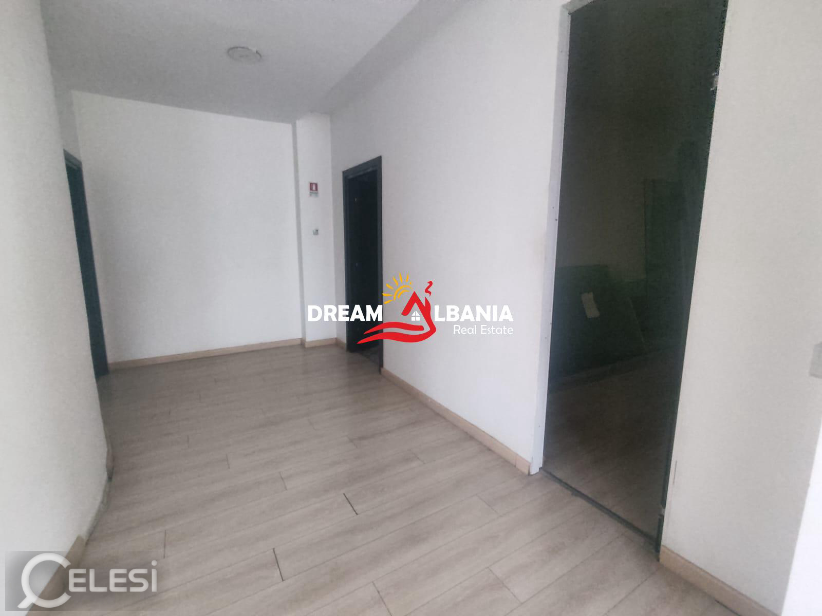 Jepet ambient biznesi me qera ne zonen e Bllokut prane Stadiumit Selman Stermasi (ID 42611545) – Blloku
