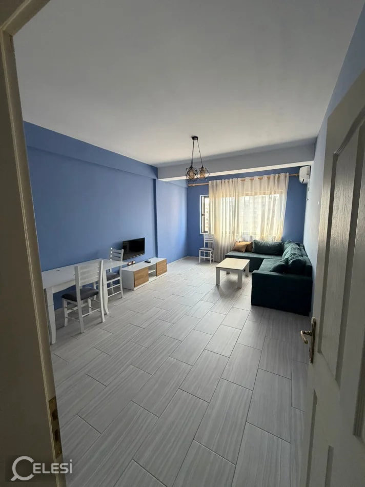 đąAstir,prane Marinaj Hotel jepet me qera apartament ,1+1,i mobiluar â Astir