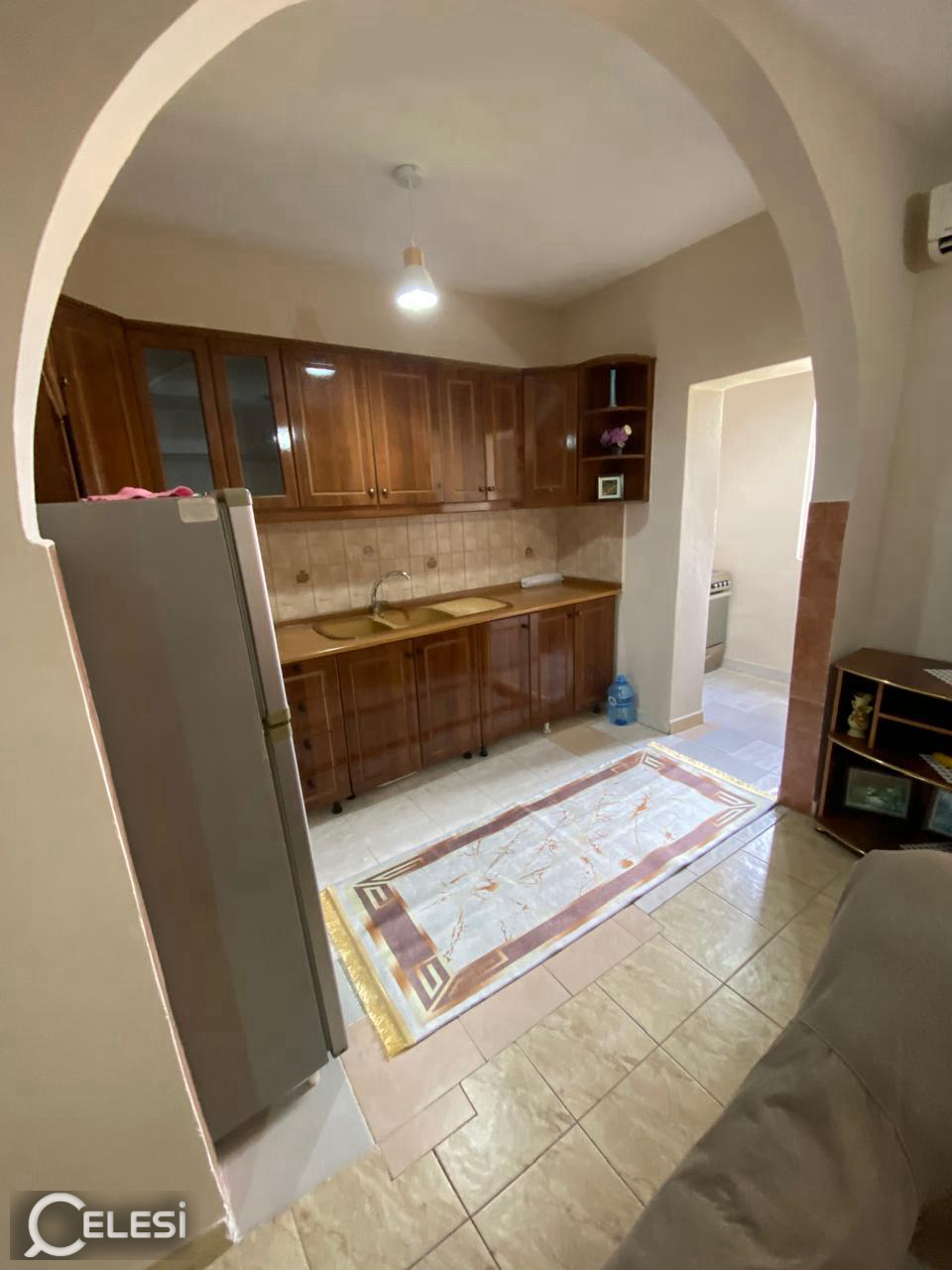 Jepet me qera apartament 2+1 – Rr. "Ali Visha", 300 m pas Ambasadës Amerikane – Rruga Elbasanit
