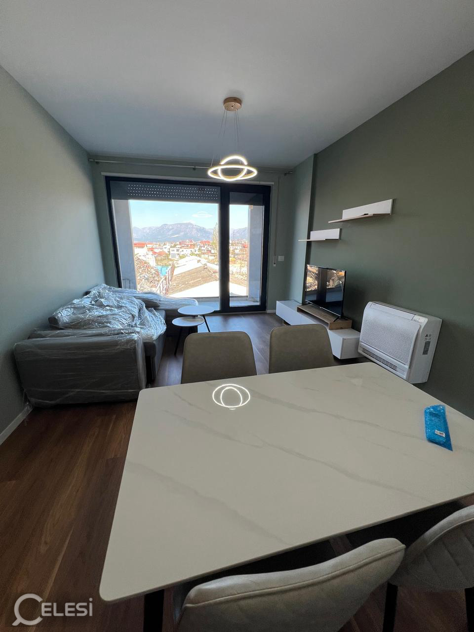 Qera | Apartament 1 + 1 | Sheshi Shqiponja | 500 €/muaj – Tiranë