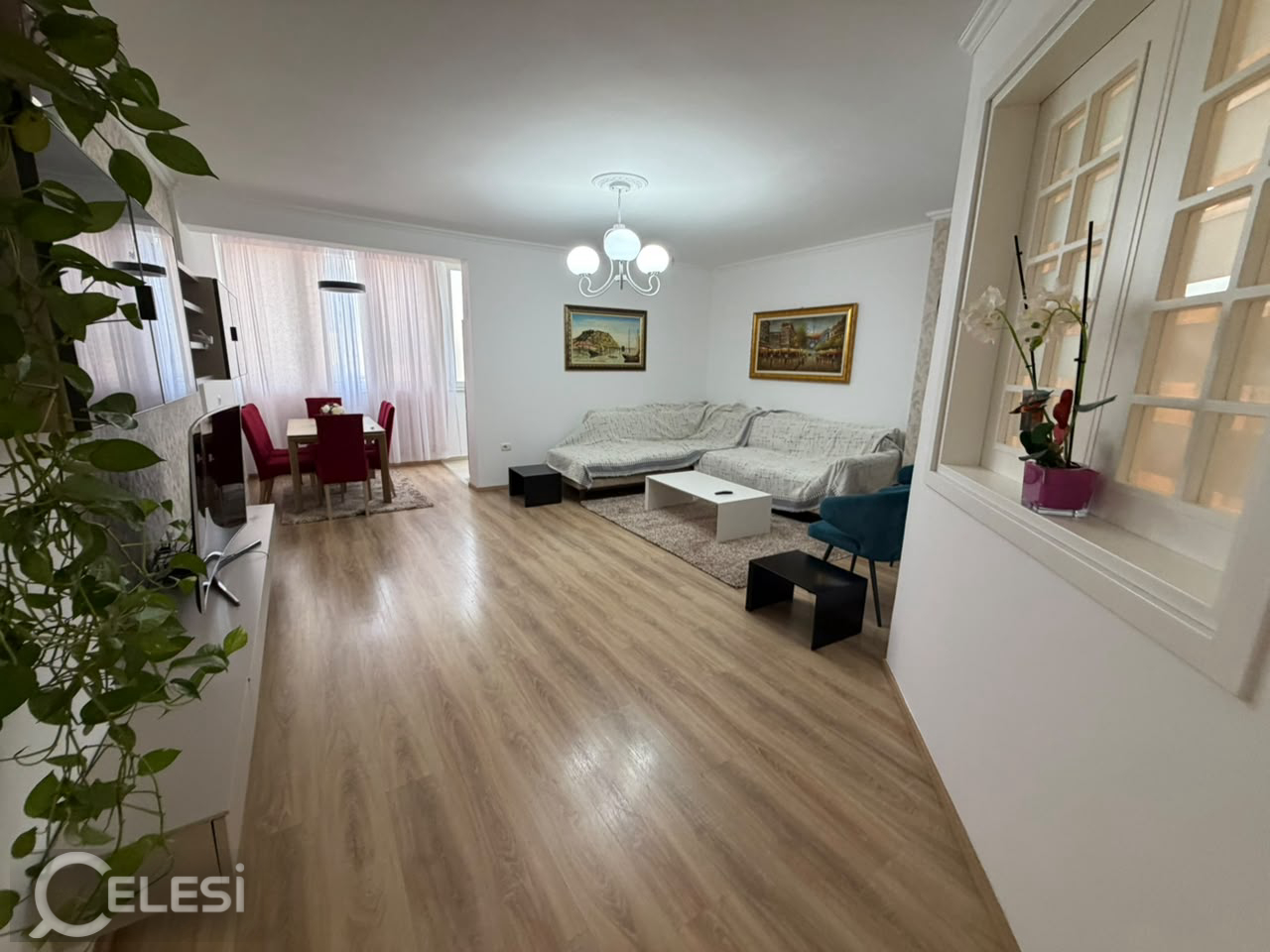 Qender,pas 9 Katesheve jepet me qera apartament 3+1+2 i mobiluar – Qendër