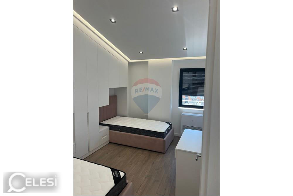 Jepet me qira apartament 2+1, Fresk – Fresku
