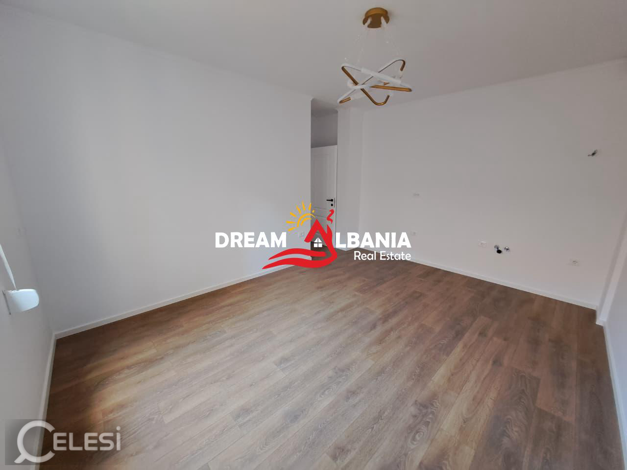 Ne Rrugen Dritan Hoxha Shitet Apartament 1+1 i Rikonstruktuar, Ndertim i Ri i Vitit 2007 – Laprakë