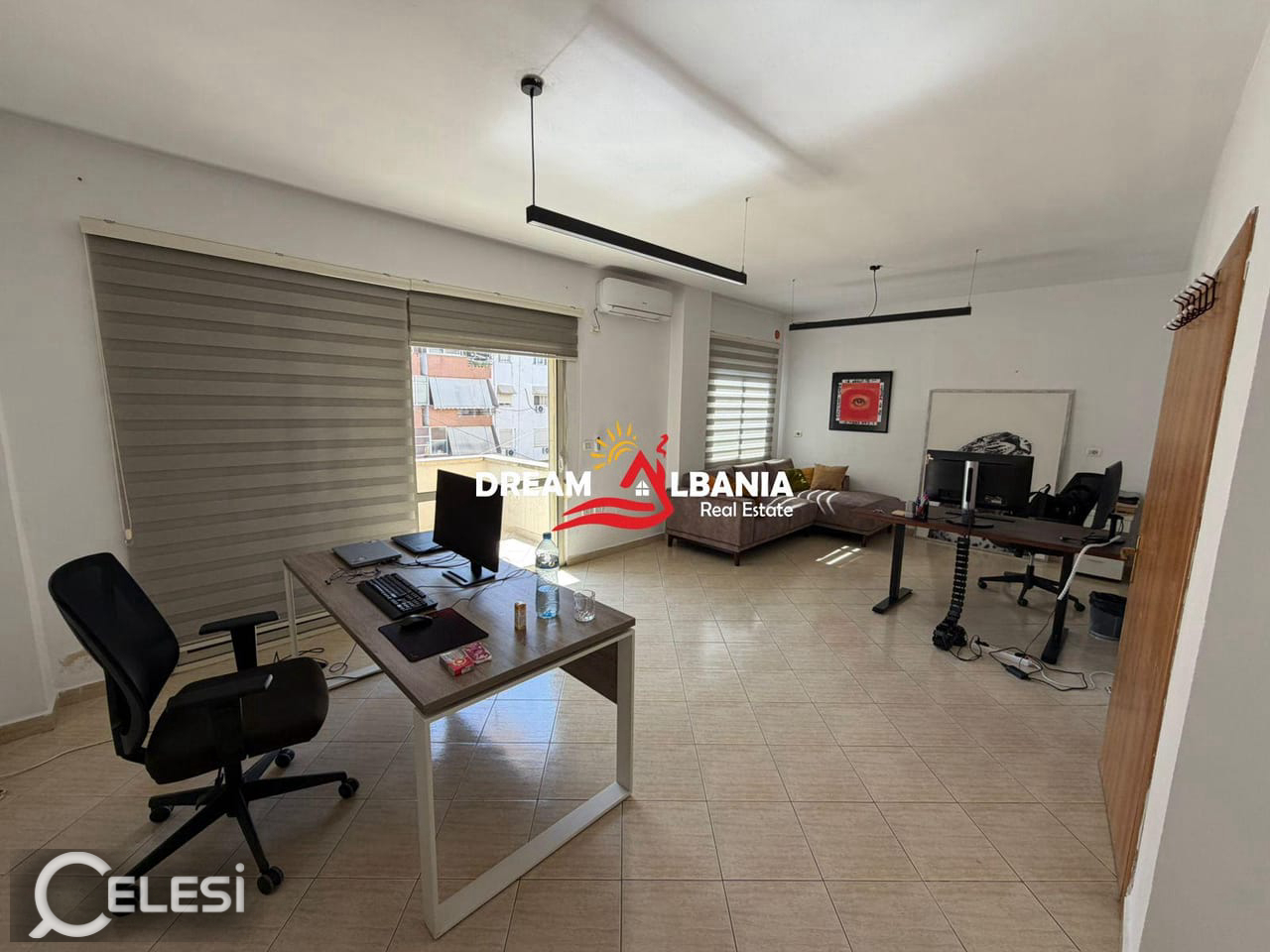 Jepet me qera zyre e mobiluar tek Komuna e Parisit, prane Kristal Center (ID 42611531) – Komuna Parisit