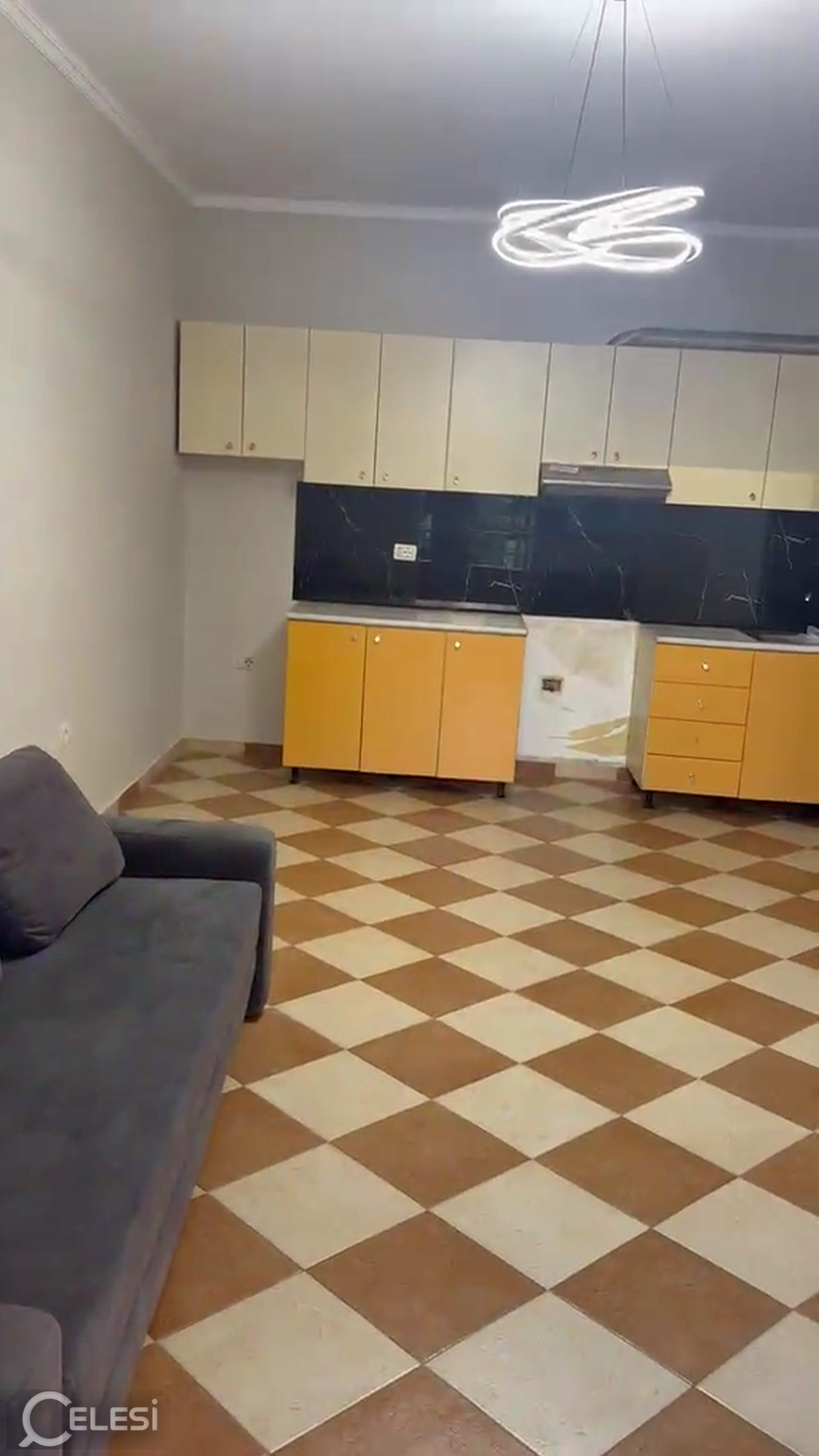 Qera | Apartament 2 + 1 | Vila L | 370 €/muaj – Tiranë