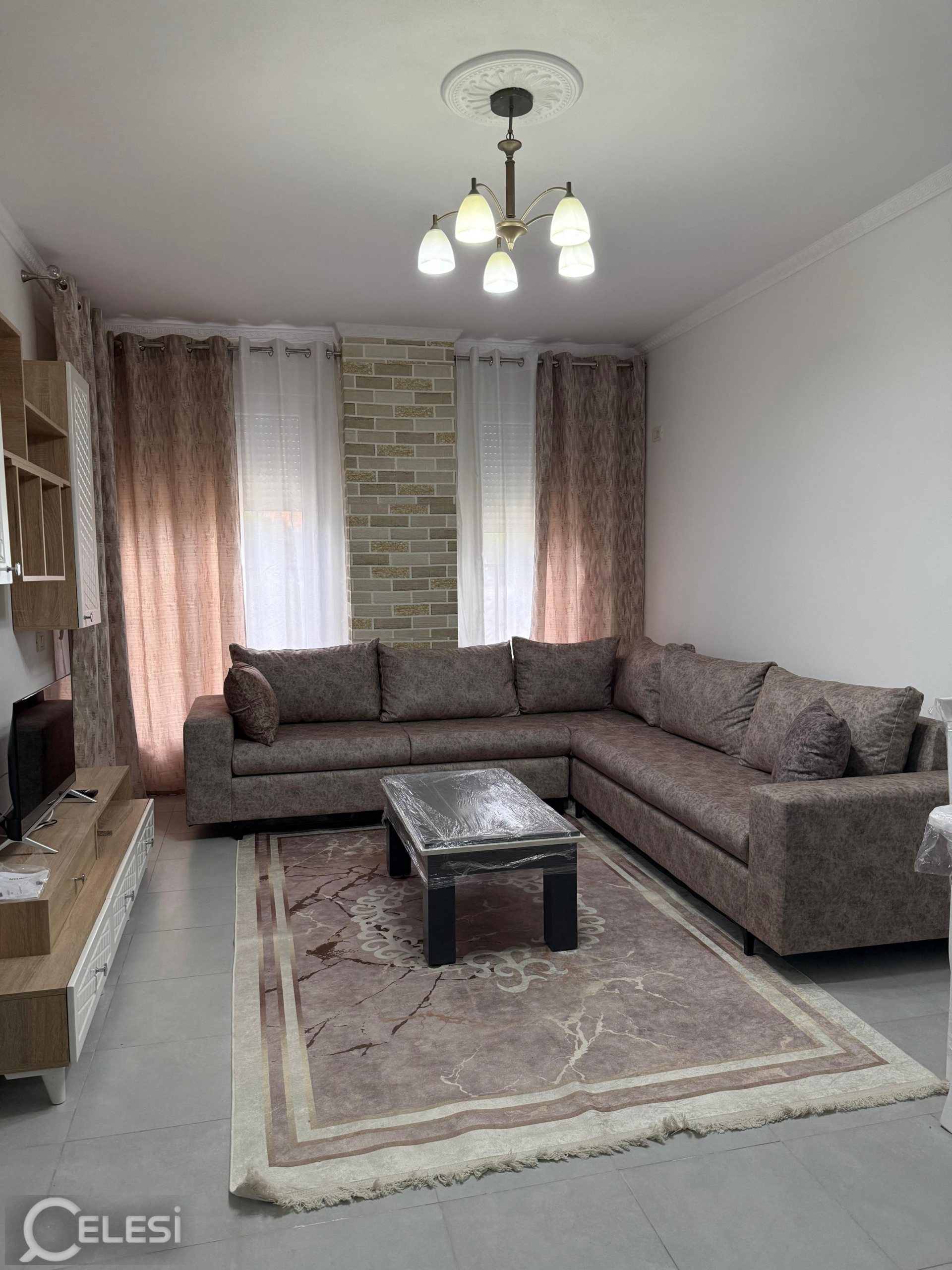 Qera | Apartament 2 + 1+2 | Rruga 5 Maji | 550 €/muaj – 5 Maji