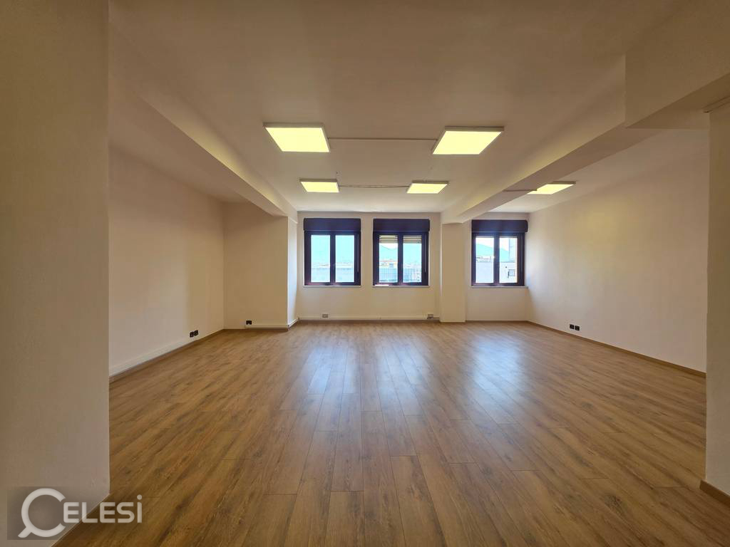 Qera, Ambient Biznesi, Qender, Tirane. – Qendër