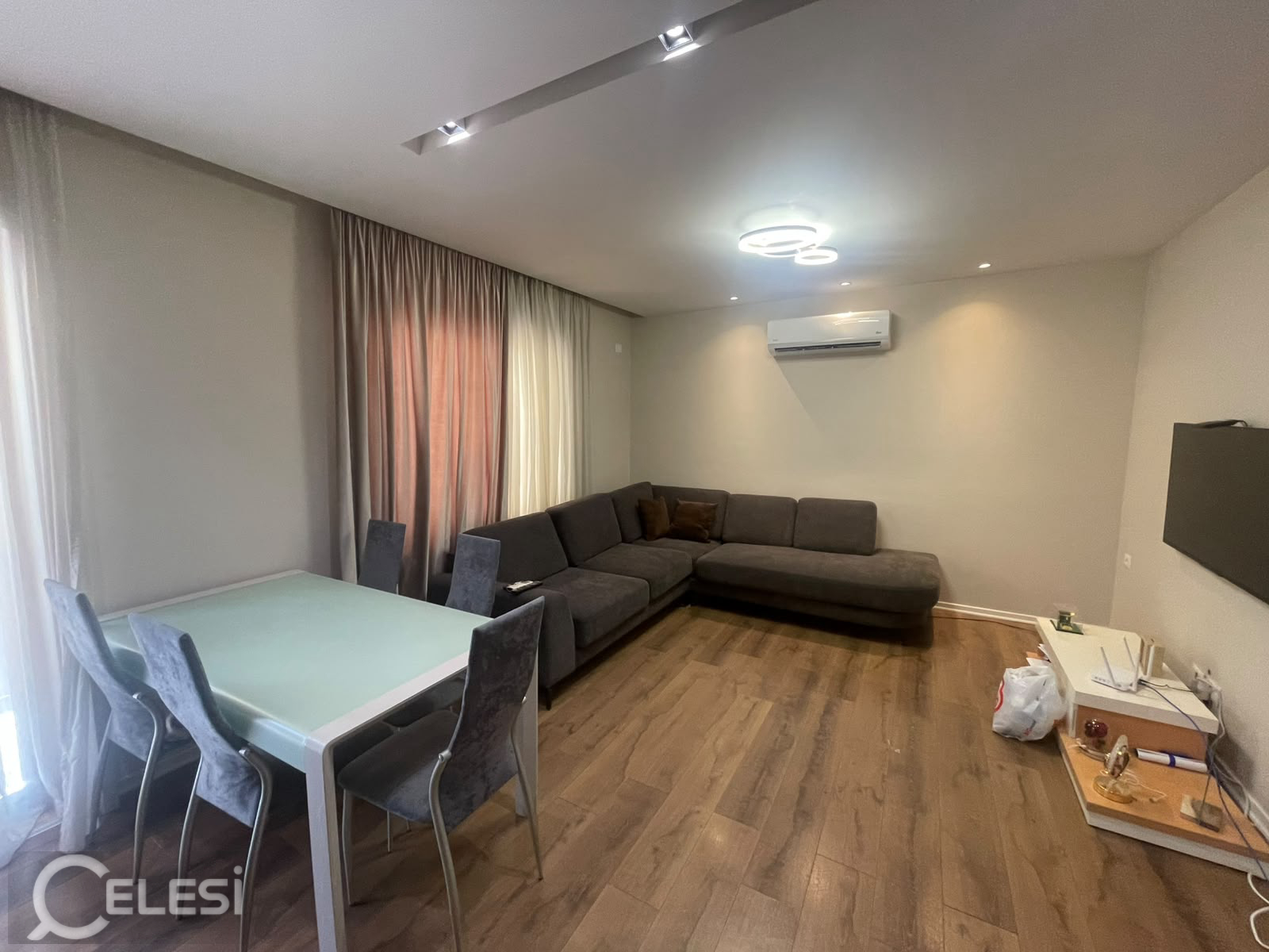 Jepet apartament 2+1+2+2 Poste Parkimi ne Allias , Rruga Sule Gjashta , Spitali QSUT , Rruga Siri Kodra , Rruga 5 Maji . – Allias