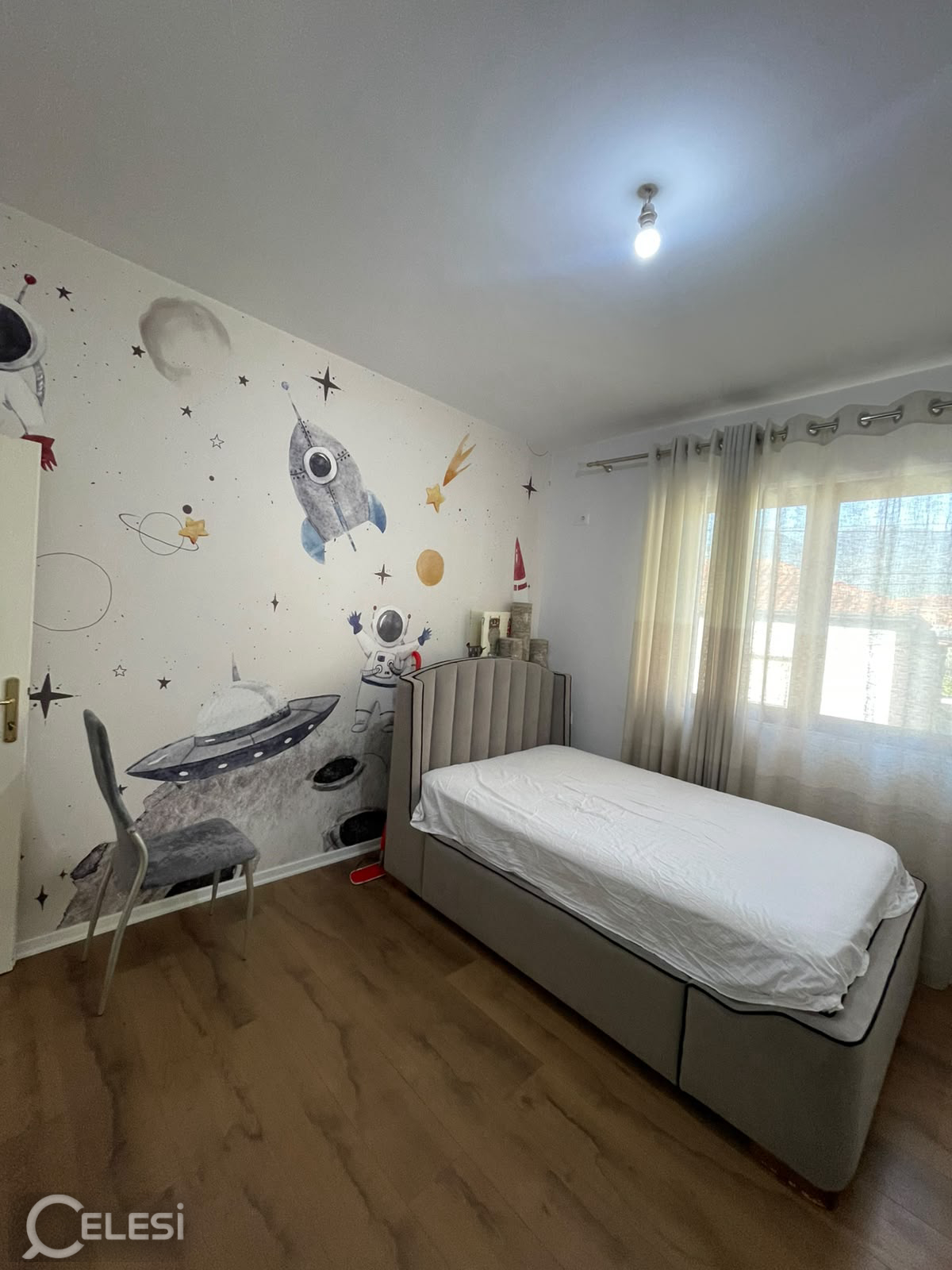 Jepet apartament 2+1+2+2 Poste Parkimi ne Allias , Rruga Sule Gjashta , Spitali QSUT , Rruga Siri Kodra , Rruga 5 Maji . – 5 Maji