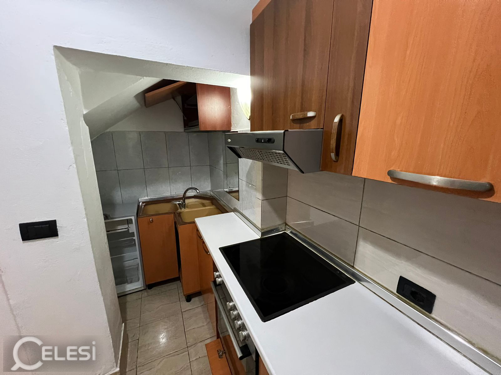 Garsoniere me qira – 21 Dhjetori, Tiranë – 21 Dhjetori
