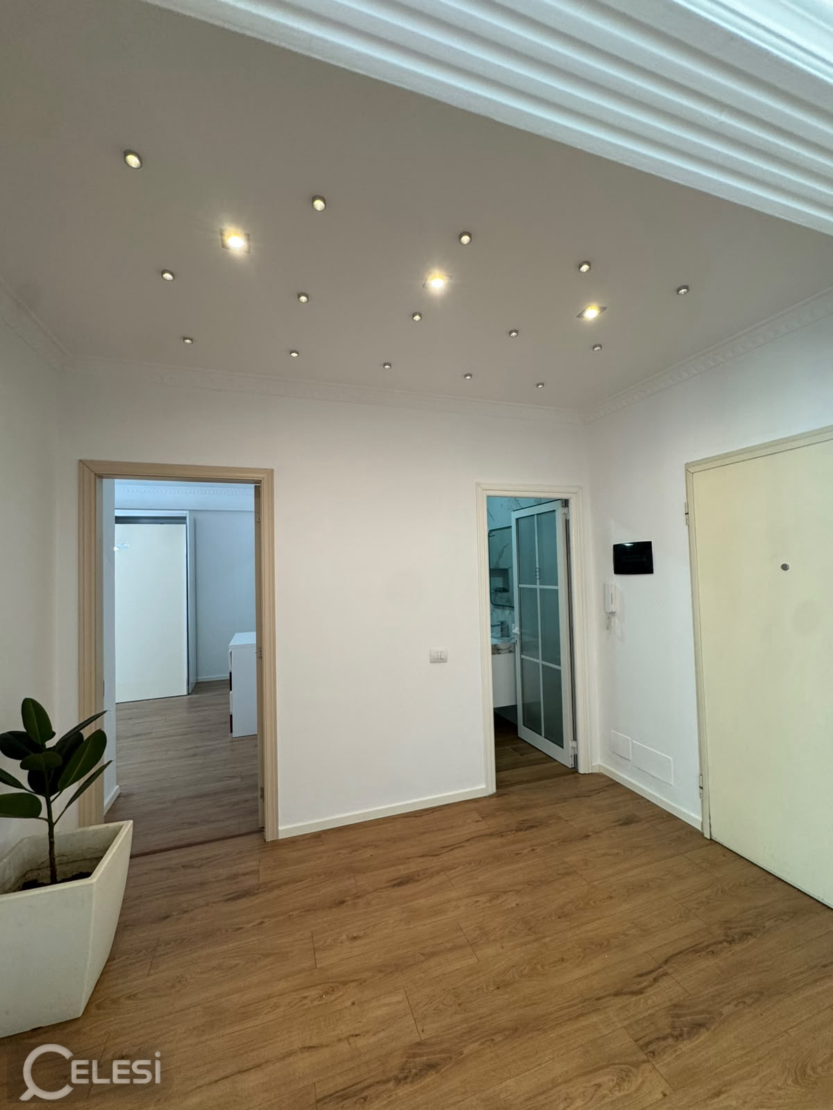 Shitet apartament 2+1 tek Kopshti Zoologjik , Liqeni Artificial , Liqeni i Thate , Kopshti Botanik . – Kopshti Botanik