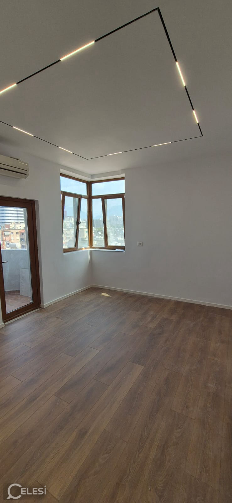 Shitet Apartament 1+1 ne rrugen Fadil Bodinaku pallat i ri me ashensor, Komuna e Parisit , Vasil Shanto , Selite ,Blloku i Vilave Selite . – Selitë