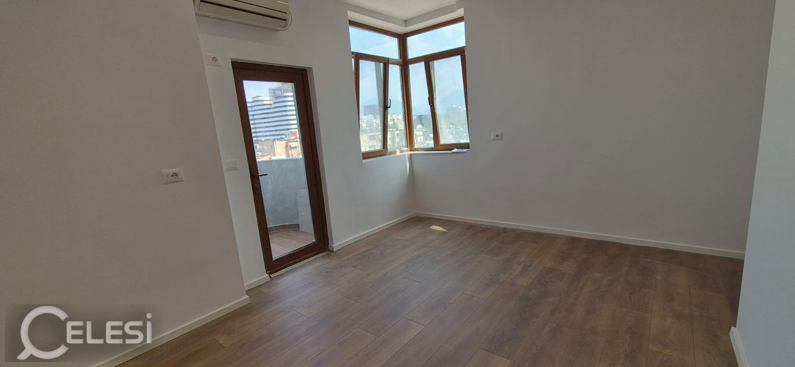 Shitet Apartament 1+1 ne rrugen Fadil Bodinaku pallat i ri me ashensor, Komuna e Parisit , Vasil Shanto , Selite ,Blloku i Vilave Selite . – Blloku i Vilave Selitë